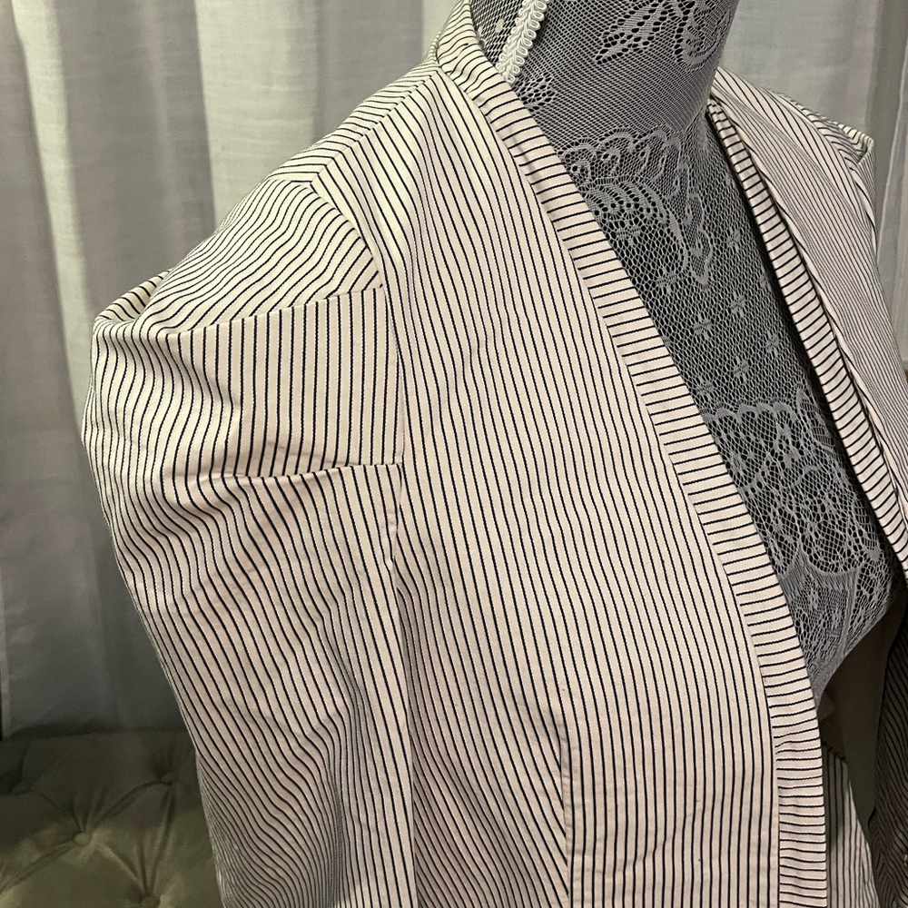 Zara Basic Cropped Jacket - image 7